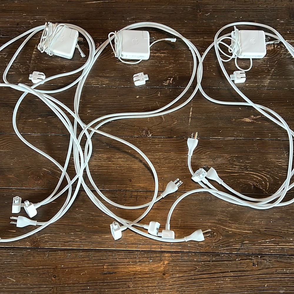 Apple Mac Pro charger, 2 cable extensions, 2 power inserts.